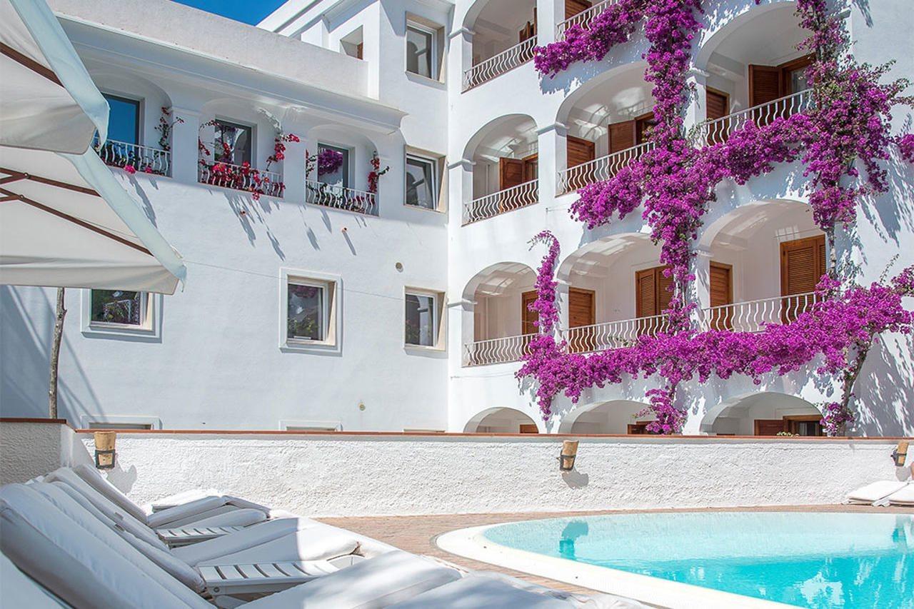 Romana & Hotel