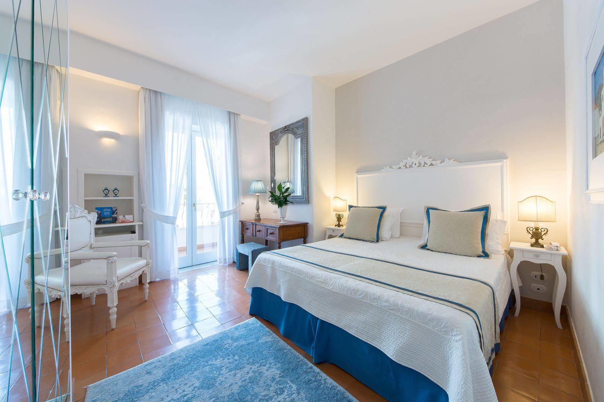 Romana & Hotel